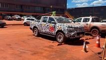 Flagra: Toyota Hilux elétrica no Brasil