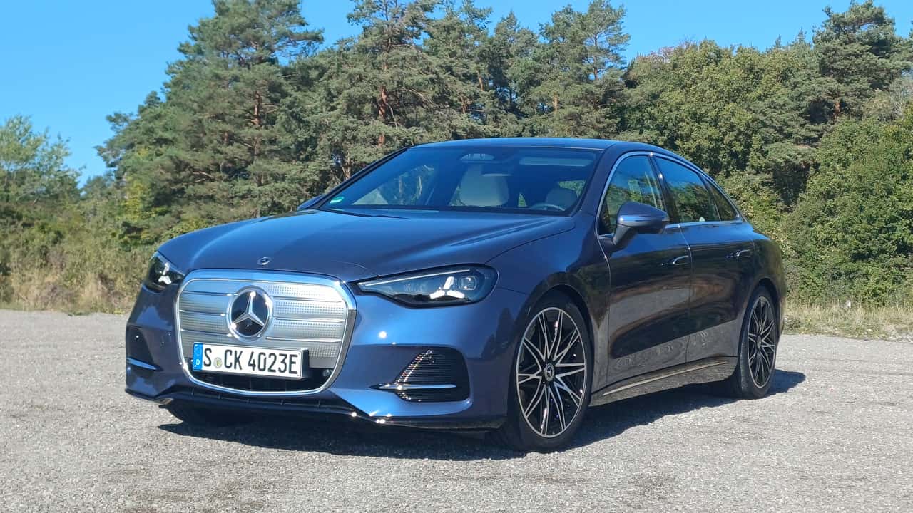 Mercedes C 400 4Matic Avantgarde (2026): o exterior