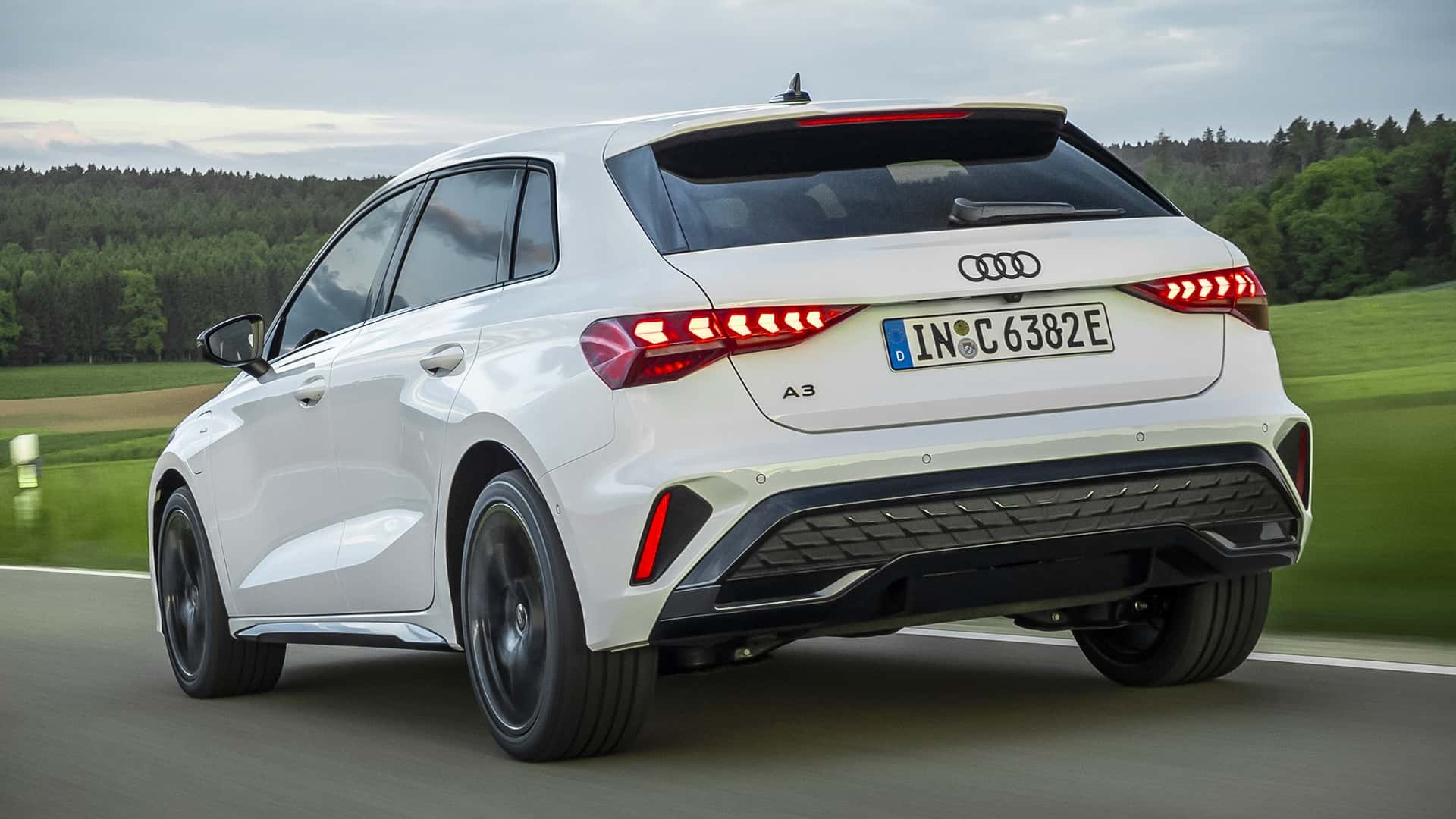 https://cdn.motor1.com/images/mgl/xq381y/s1/audi-a3-sportback-e-hybrid-2026.jpg
