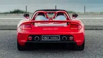 Porsche Carrera GT in Rosso Guards