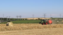 Rotopressa o pressa quadra per la paglia di orzo?