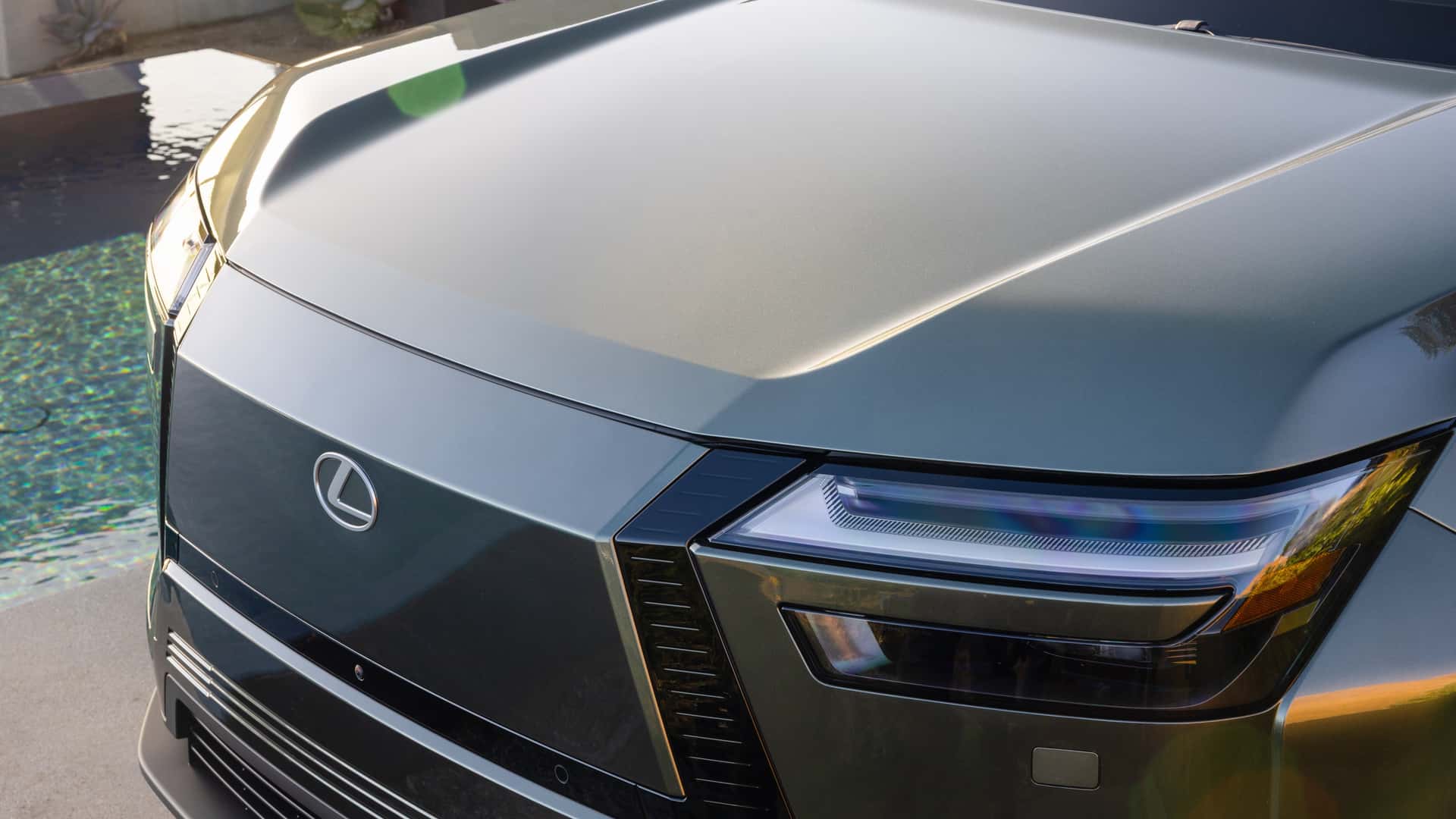 https://cdn.motor1.com/images/mgl/xq3lrG/s1/2027-lexus-tz.jpg