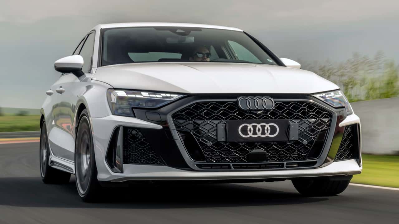 Audi vai matar 5-cilindros do RS3 e culpa é dos elétricos