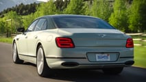 Bentley Flying Spur (2025) in Cumbrian Green over Opalite