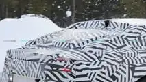 Jaguar Type 00 als Erlkönig: Das Heck mit der nach hinten gerichteten Kamera am Dach