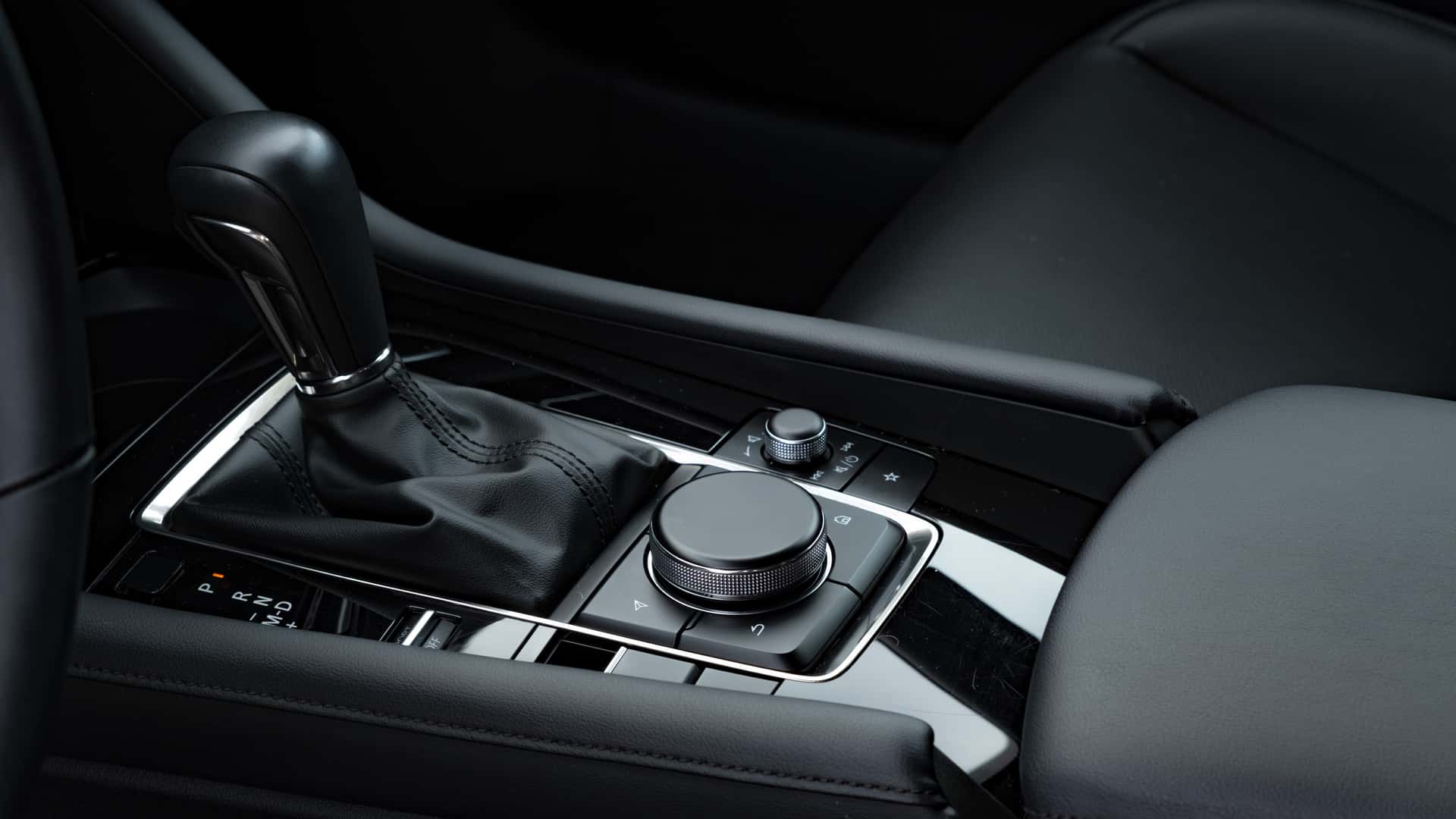 https://cdn.motor1.com/images/mgl/xqKp8p/s1/2024-mazda3-turbo-review.jpg