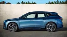 BMW iX xDrive60 (2025)