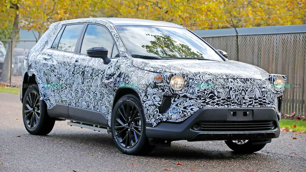 Toyota Corolla Cross EV (2028) Erlkönig