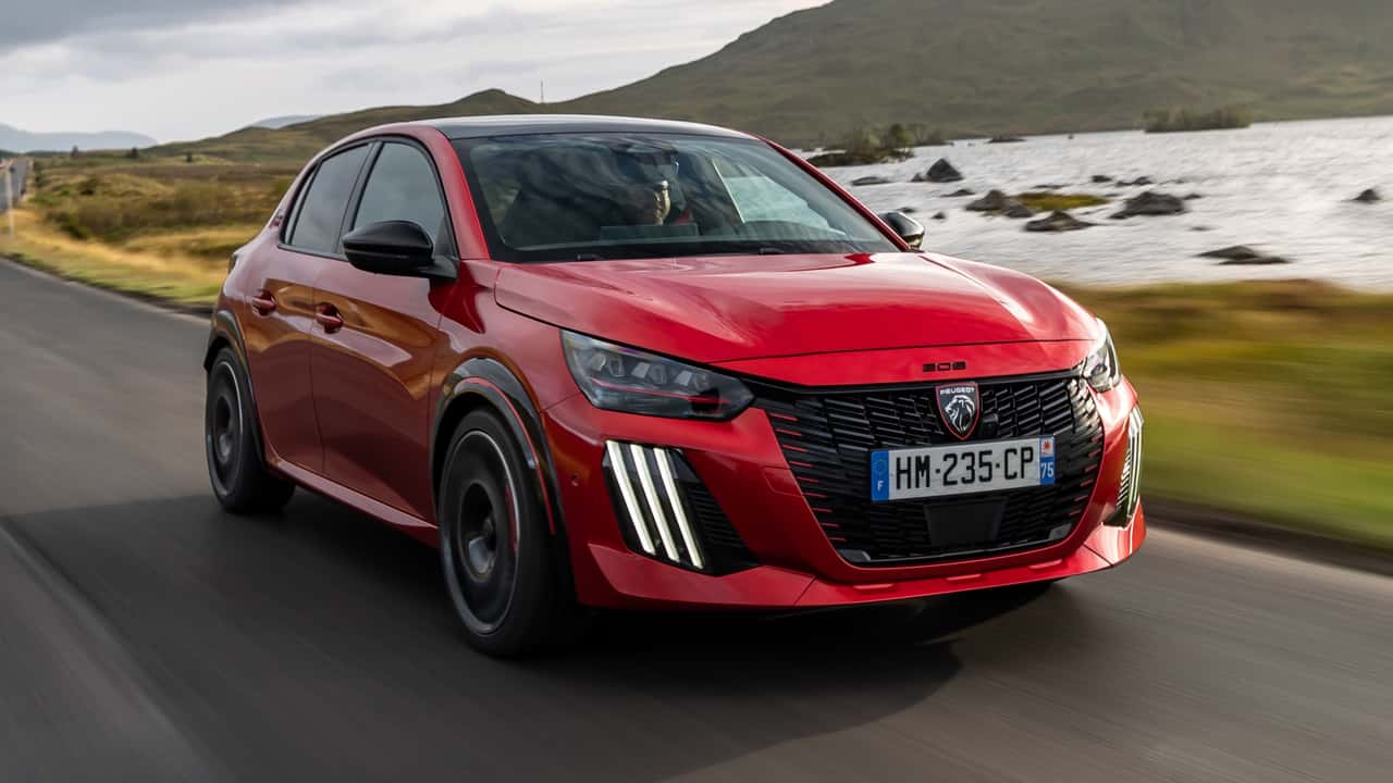 Ya sabemos cómo va el último GTi de Peugeot, un pequeño deportivo realmente 'caliente'