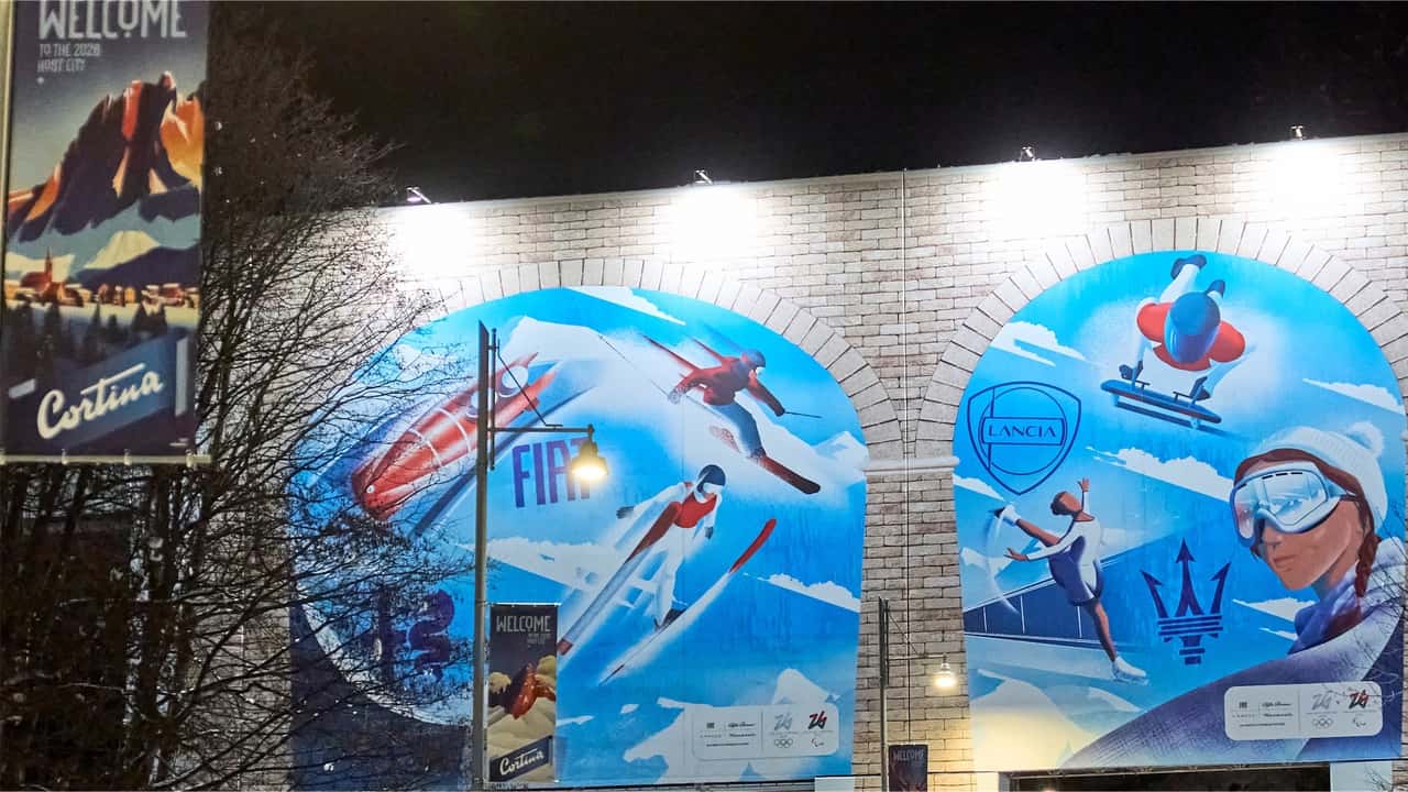 Tra installazioni e grafica: Stellantis addobba Milano per le Olimpiadi