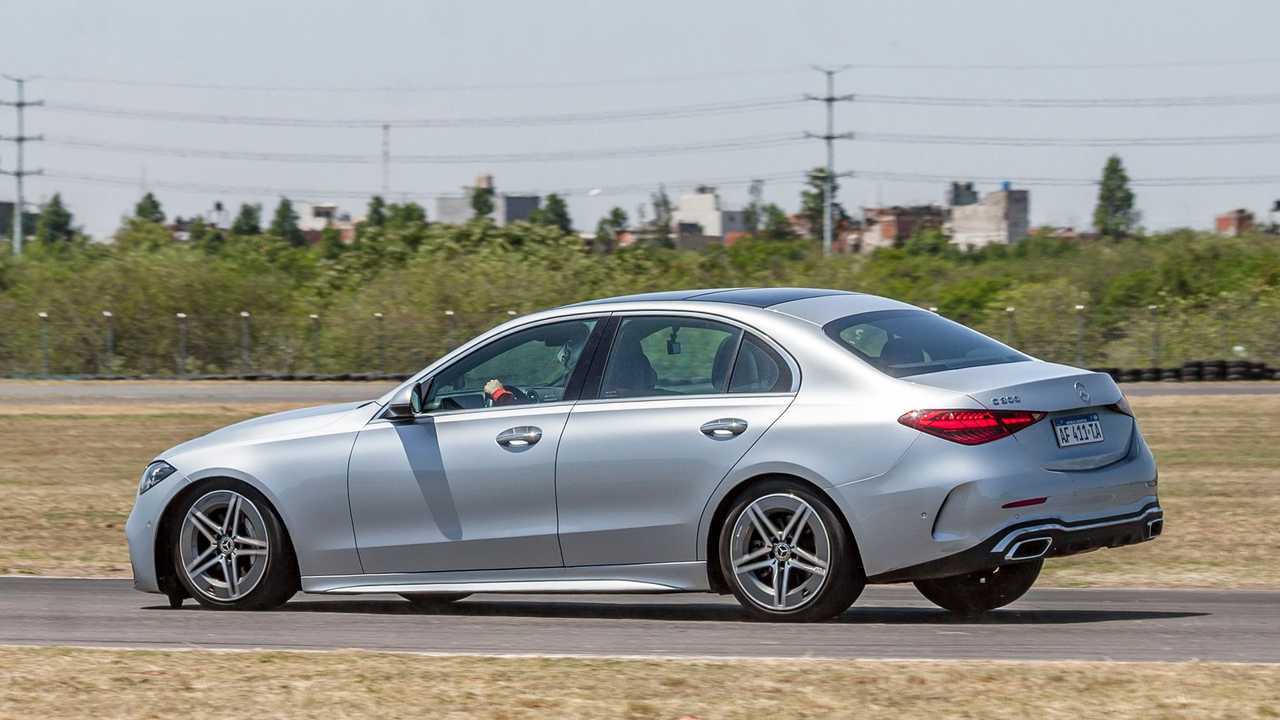 006436_Hernando Pollicelli_MB c300_Pista