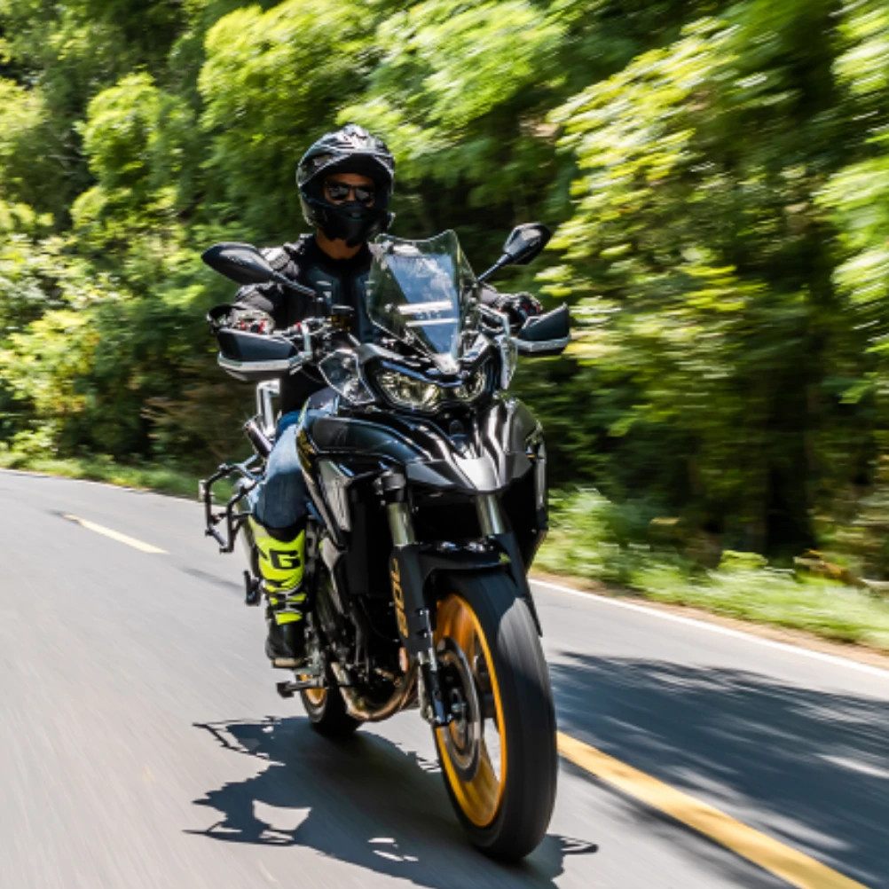 TRK ？？？ New 2025 Benelli TRK 502 X, Valparaiso IN | Specs, Price, Photos