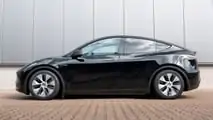 Tesla Model Y mit H&R-Sportfedern