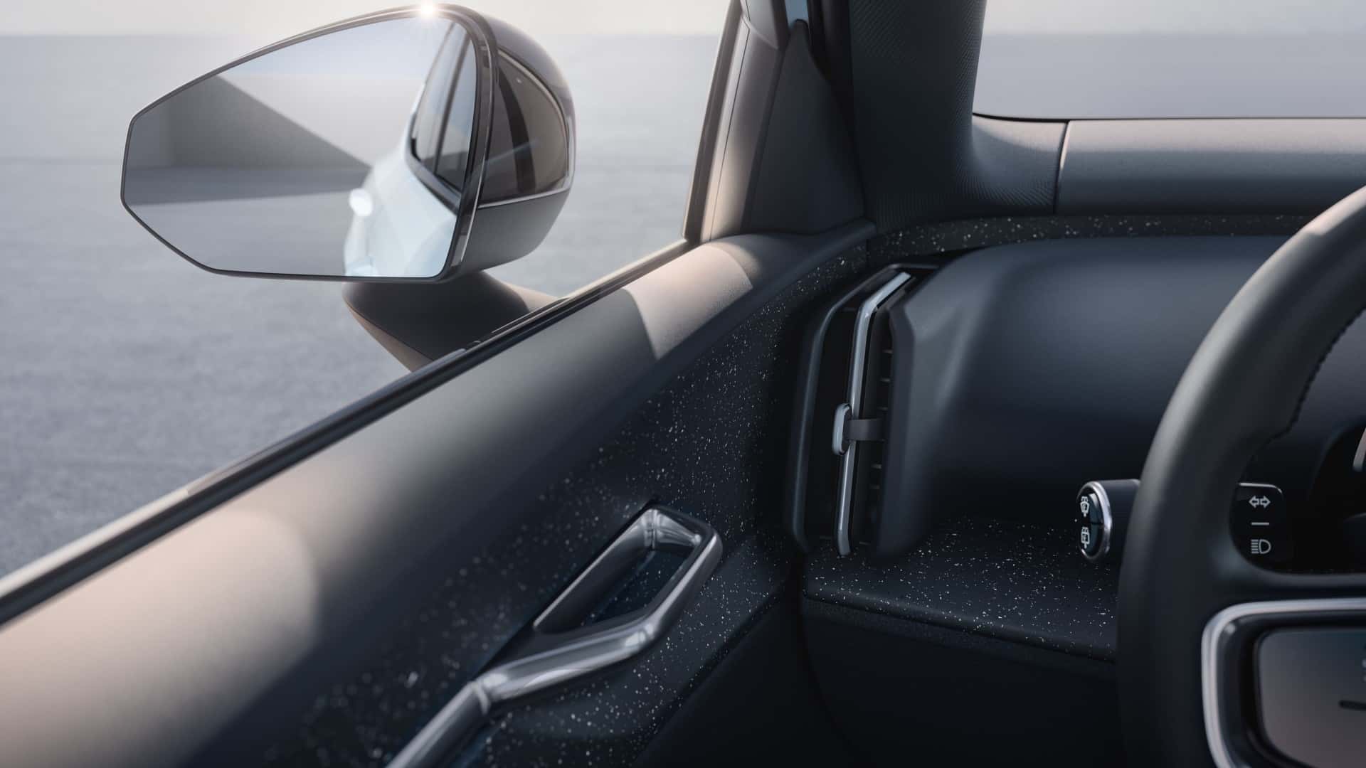 https://cdn.motor1.com/images/mgl/xqblLp/s1/2024-volvo-ex30-interior.jpg