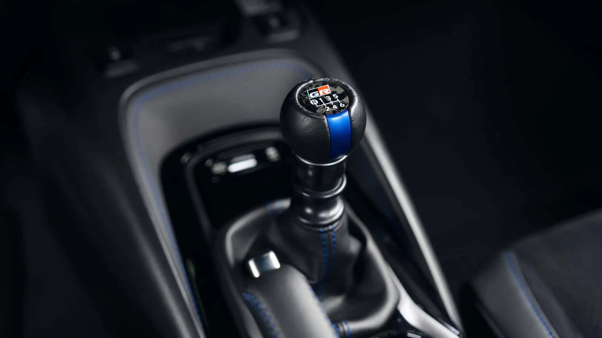 https://cdn.motor1.com/images/mgl/xqbme2/s1/2024-toyota-gr-corolla-circuit-edition-blue-flame.webp
