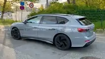 Photo d'espionnage de la Volkswagen ID.7 Wagon