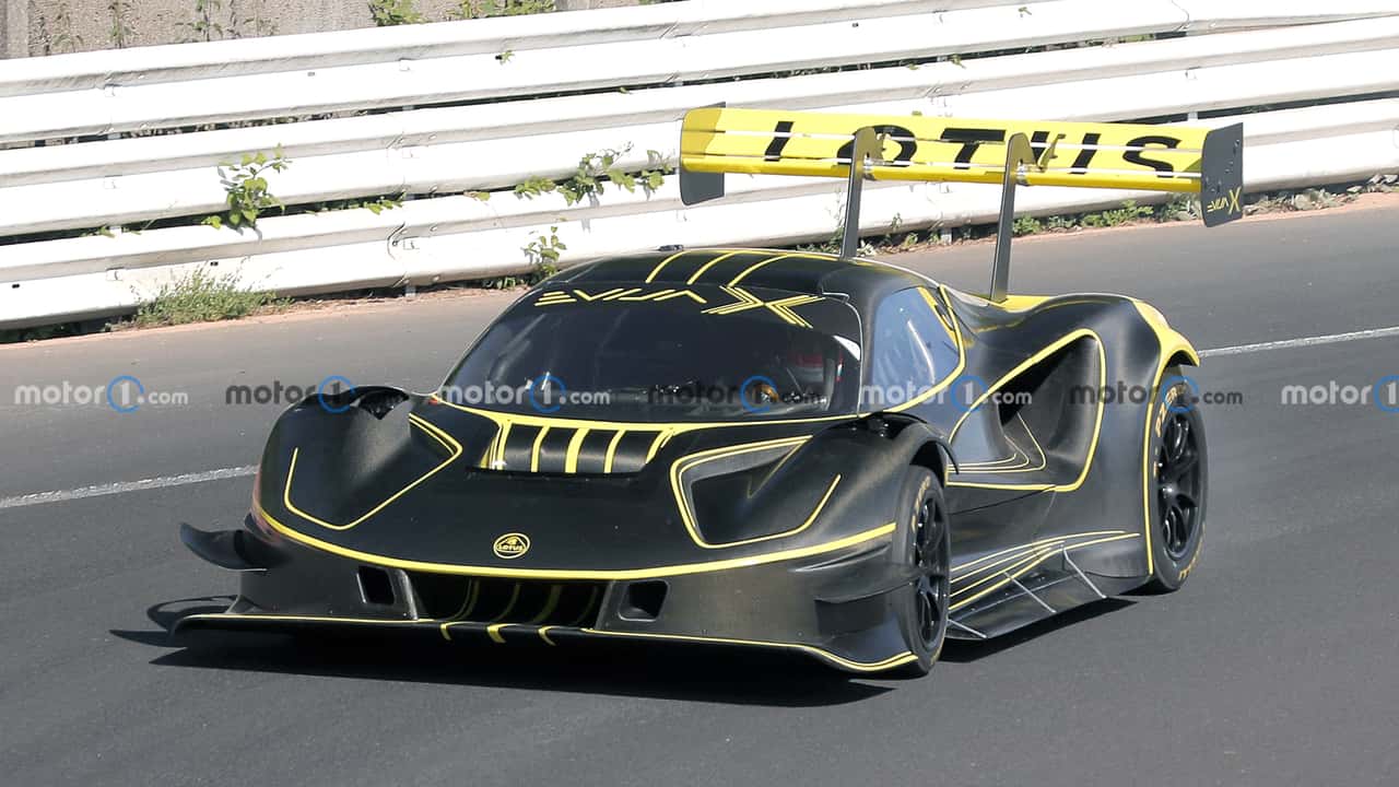 La Lotus Evija X impegnata al Nurburgring