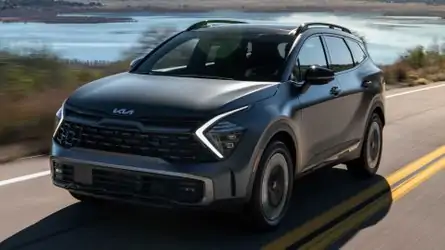 2023 Kia Sportage PHEV Front 3/4