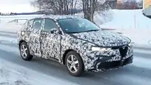 Alfa Romeo Tonale, le prime foto spia degli interni