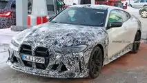 Foto spia vista frontale BMW M4 CSL 2023