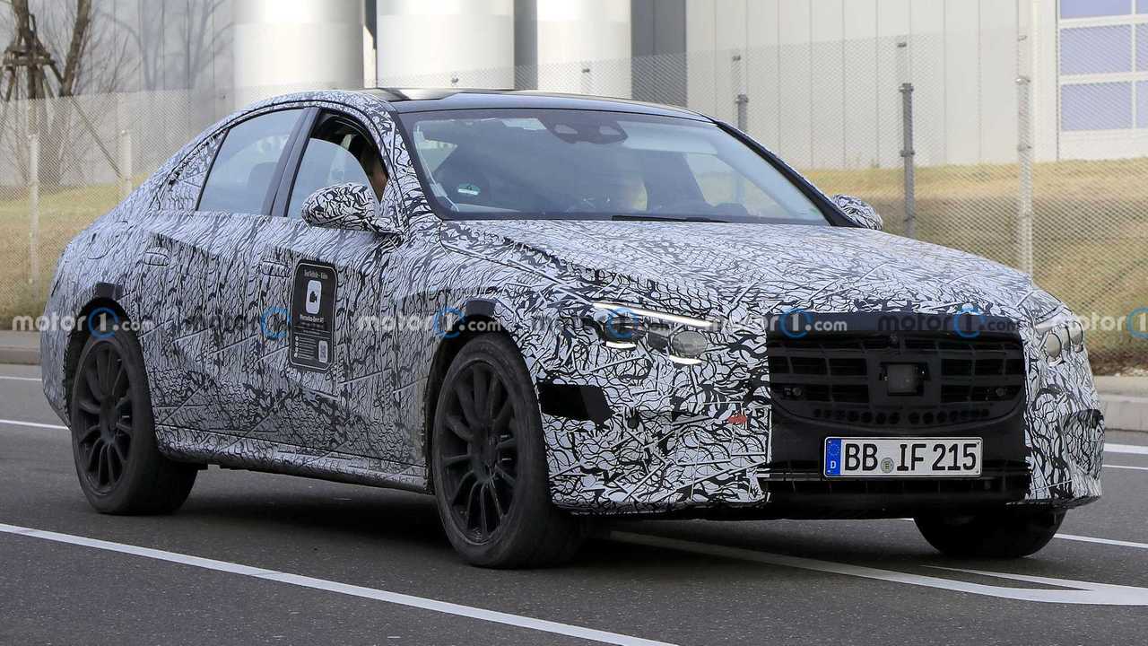 Yeni Nesil Mercedes-Benz E-Serisi Casus Fotoğraflar