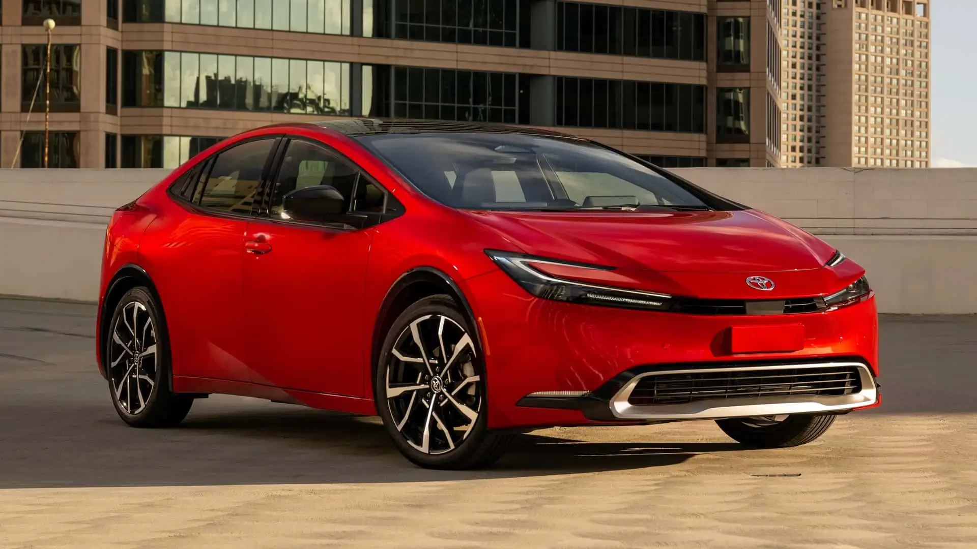 https://cdn.motor1.com/images/mgl/xqnJ2z/s1/toyota-prius-prime-xse.webp