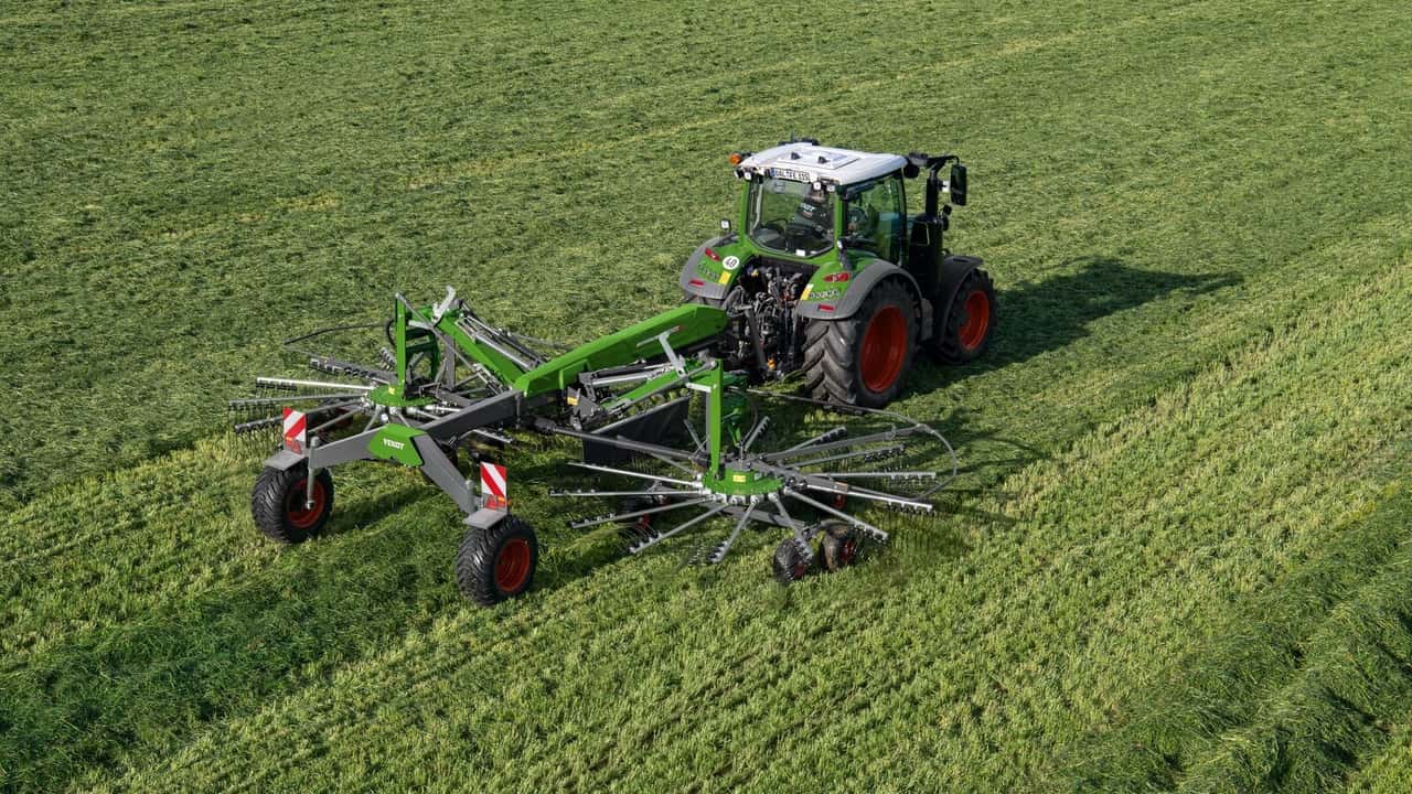 Fendt Former; ranghinatore  centrale a due giranti SMART