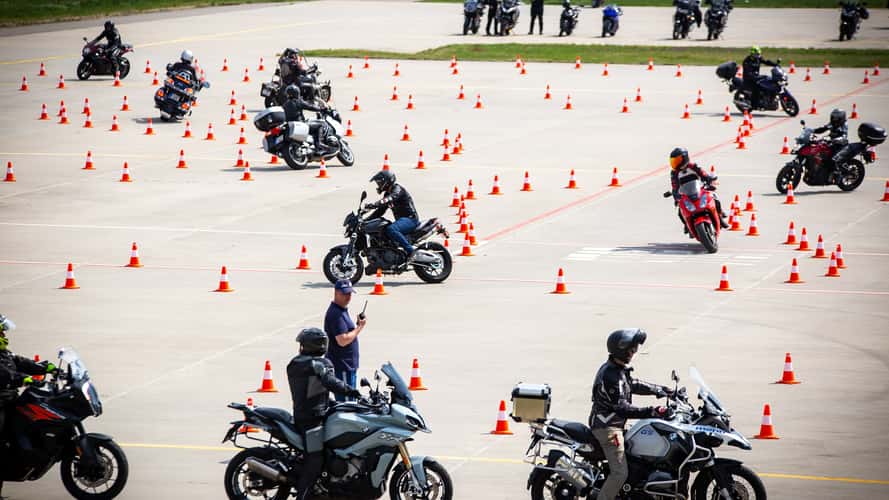 Motorosok figyelem! Már lehet jelentkezni a HUMDA vezetéstechnikai tréningjére