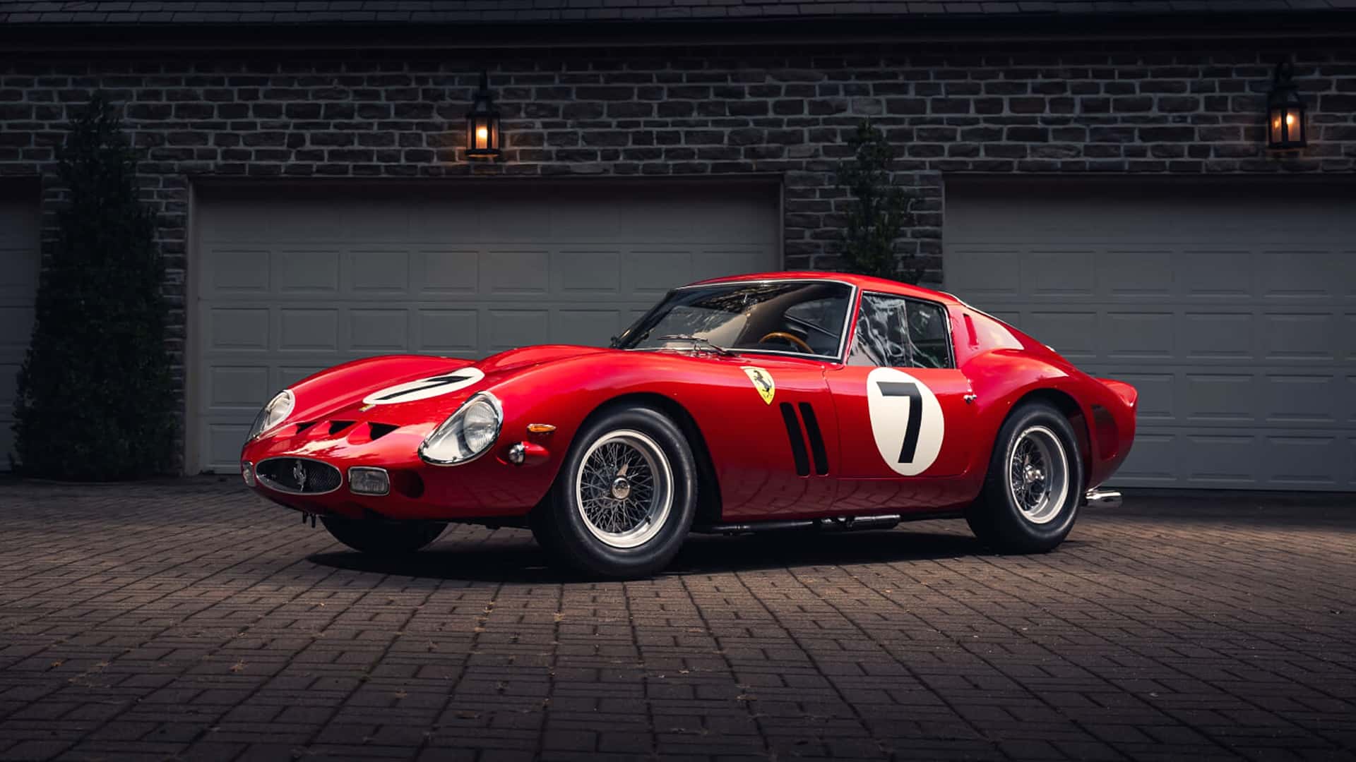 Ferrari mais cara da história foi leiloada por R$ 251 milhões