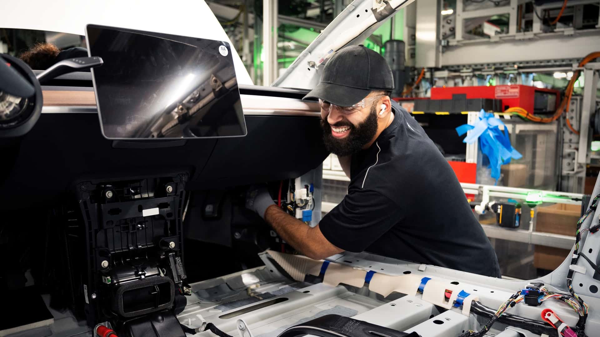 特斯拉汽车年产能稳定在230万辆以上