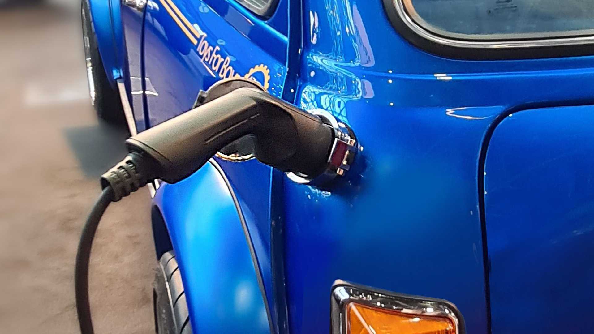 Ecco le nuove regole per il retrofit elettrico di auto, moto e furgoni