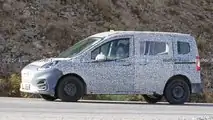 Ford Tourneo/Transit Courier als Erlkönig erwischt