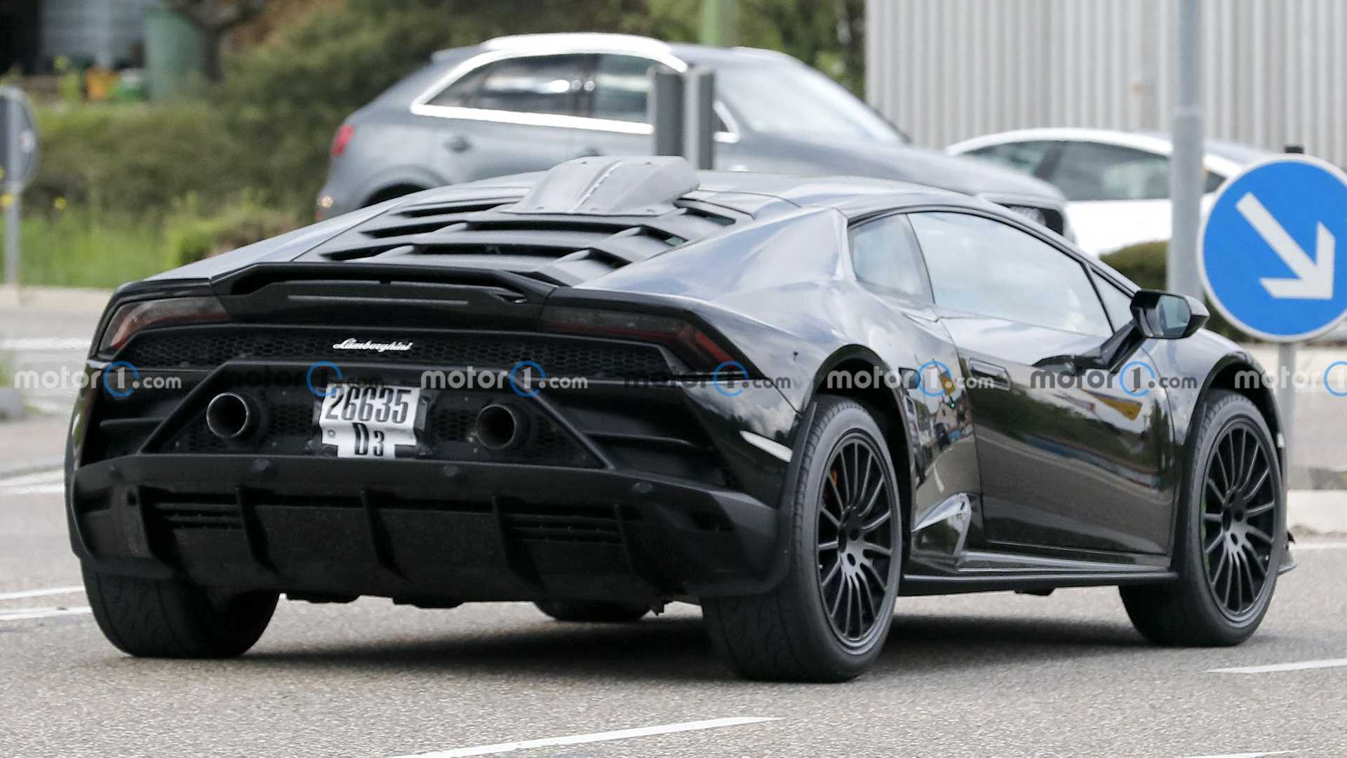 new-lamborghini-huracan-sterrato-spy-shots.jpg