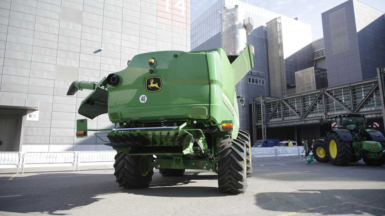 John Deere celebra i 75 anni delle mietitrebbie semoventi