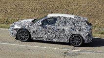 BMW M135i Facelift auf neuen Erlkönigbildern