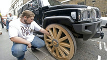 Hummer H3 Gets Wagon Wheels