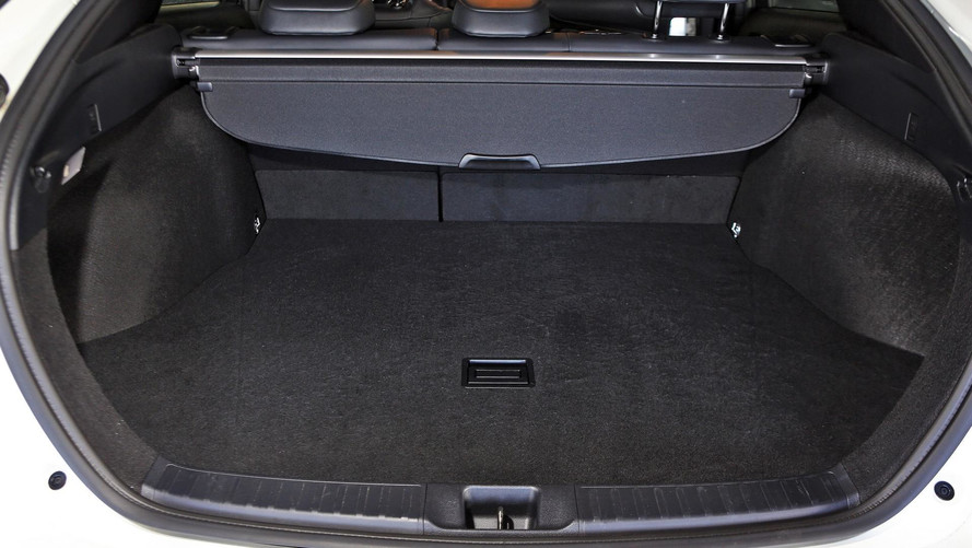 Comparativo - Toyota Prius e Corolla Altis