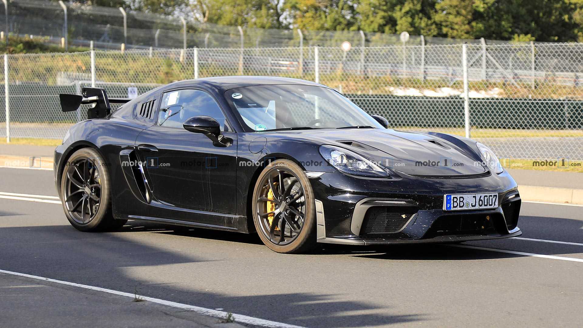 porsche-718-cayman-gt4-rs-spy-photos.jpg