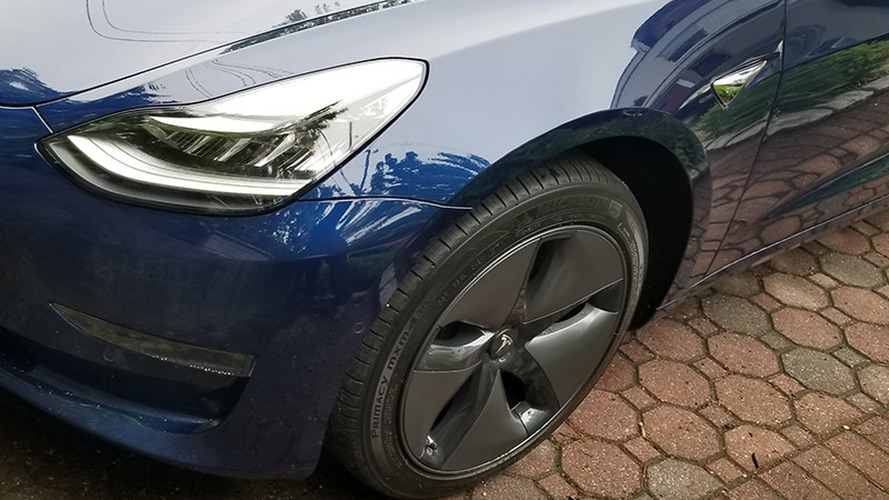 Tesla Model 3 Çamurluk Hasarı Sonrası