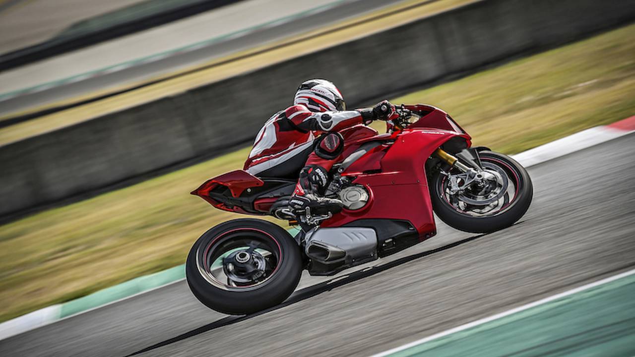 Ducati's Panigale V4 Finally Revealed