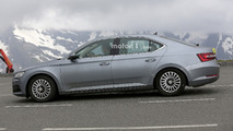 Skoda Superb spy photo