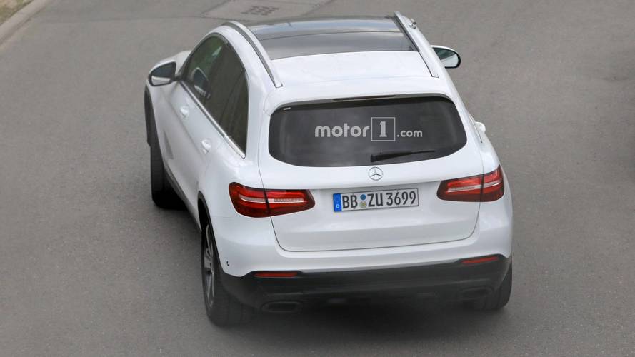 2019 Mercedes GLC facelift spy photo