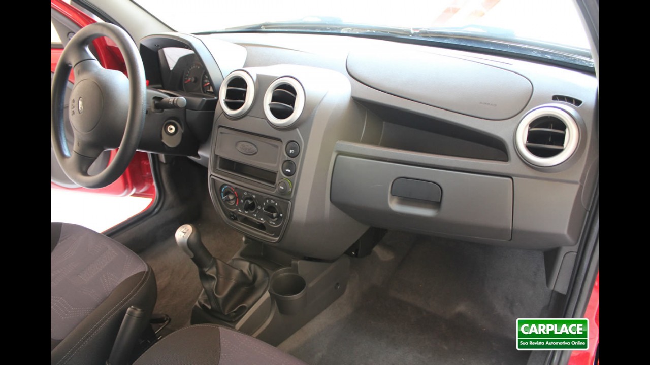 Garagem CARPLACE: Detalhes do acabamento interno do Ford KA 2012