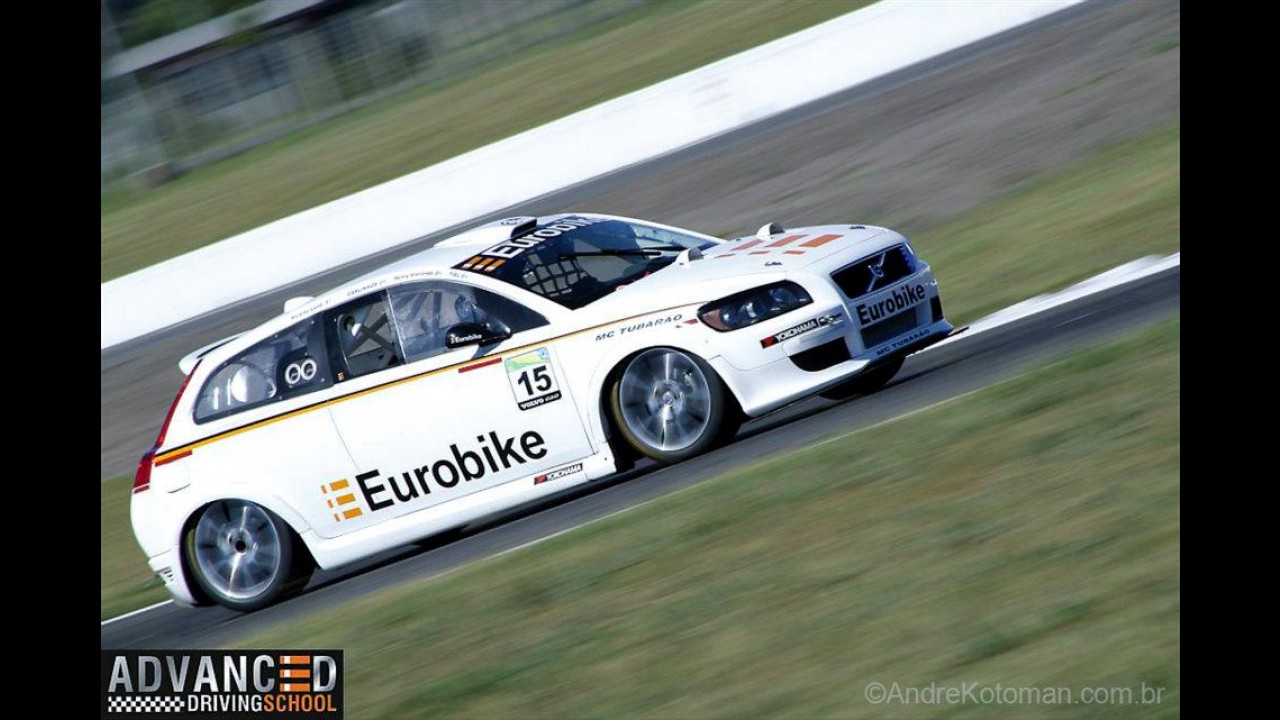 Eurobike Advanced Driving School: A experiência de se tornar um piloto profissional