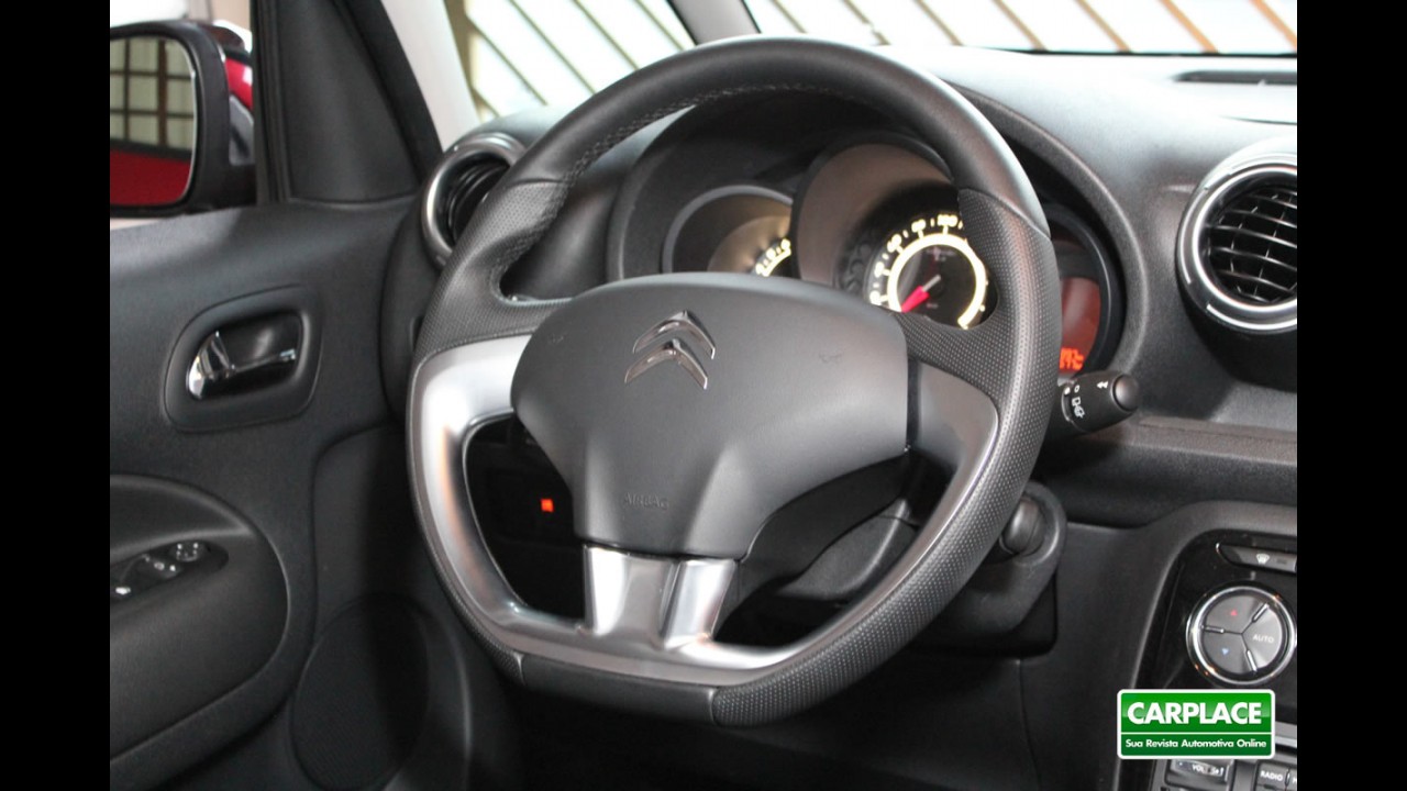 Garagem CARPLACE: Detalhes do acabamento e itens de série do Novo Citroën C3 Picasso