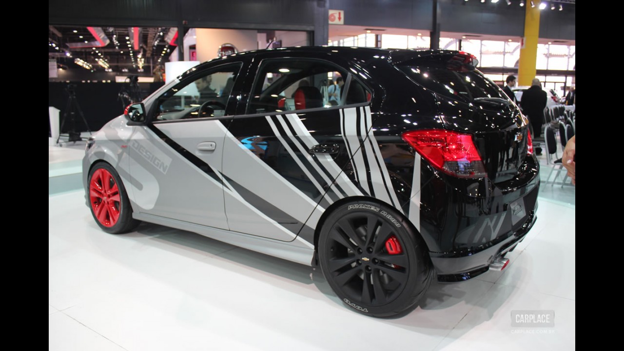 Salão de Buenos Aires: Chevrolet Onix RS Concept celebra 85 anos de design