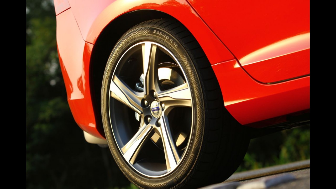 Impressões ao dirigir: Novo Volvo V60 T5 Comfort R-Design - O "SportWagon"
