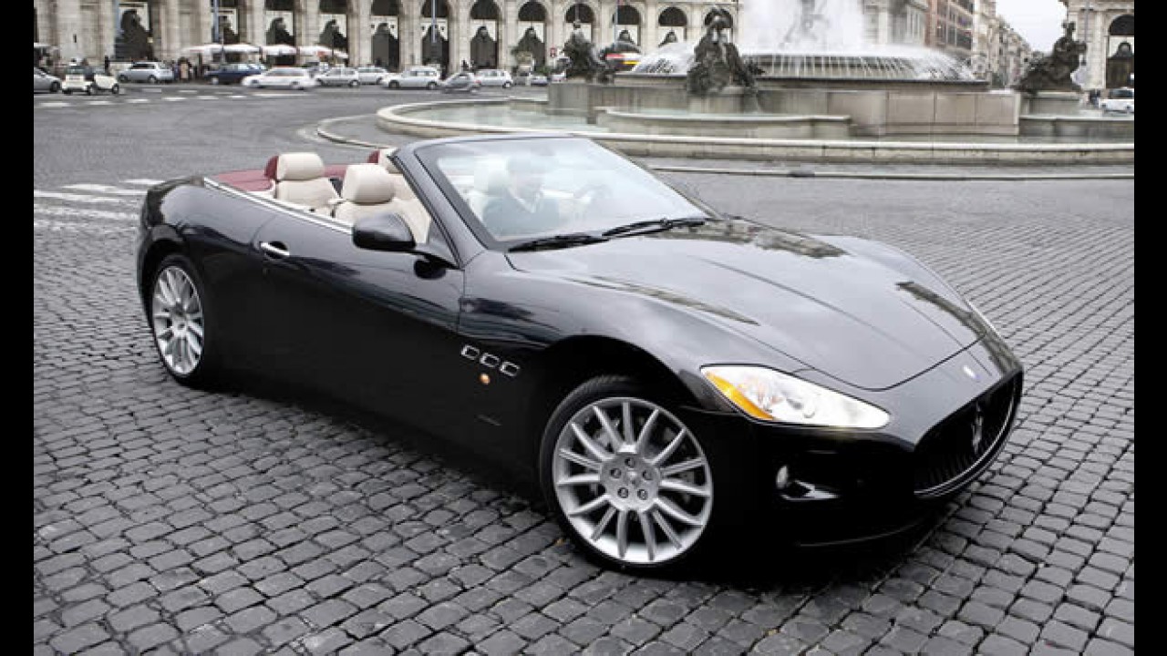 Maserati GranCabrio chega ao Brasil por R$ 880 mil - Conversível tem motor V8 de 446cv