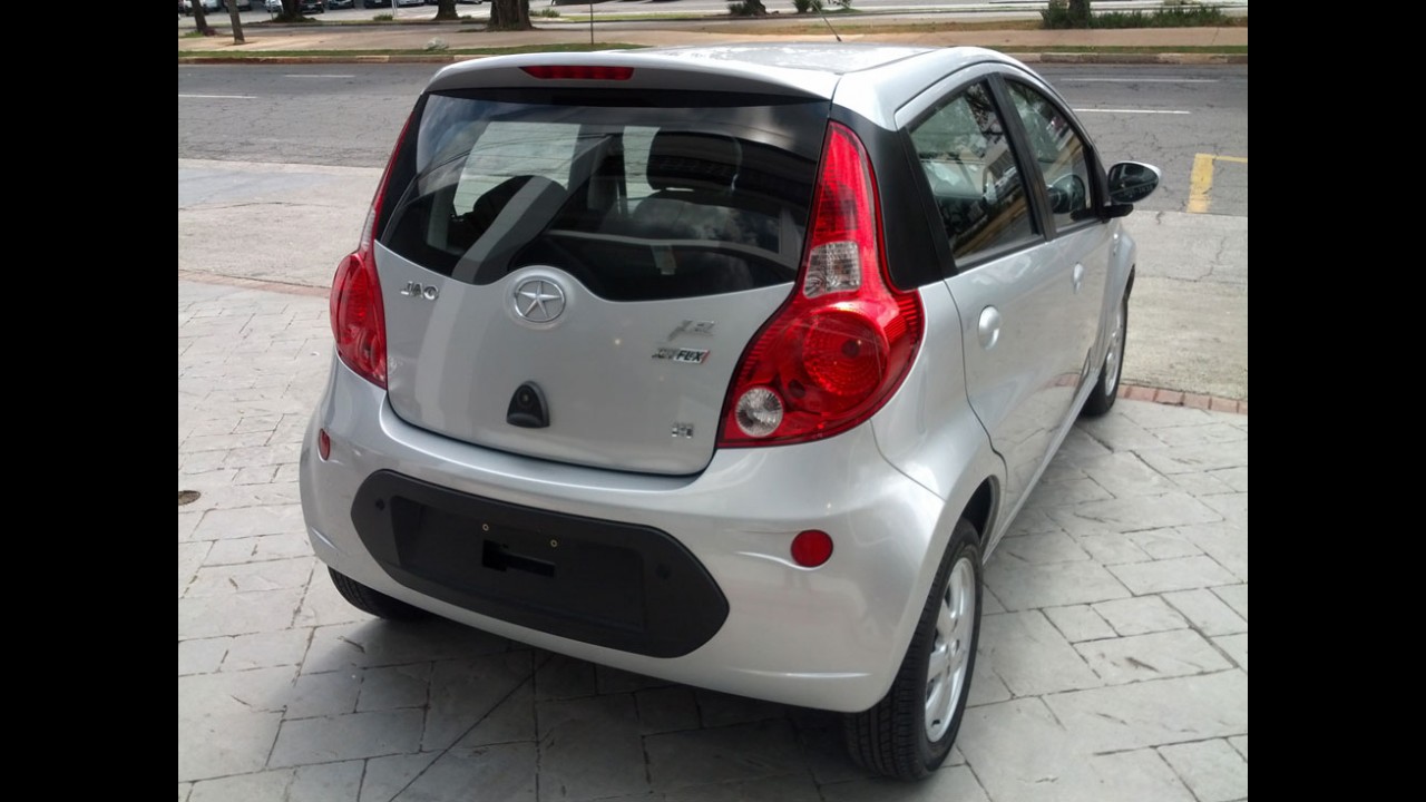 Volta Rápida: JAC J2 fica mais divertido com injeção de etanol