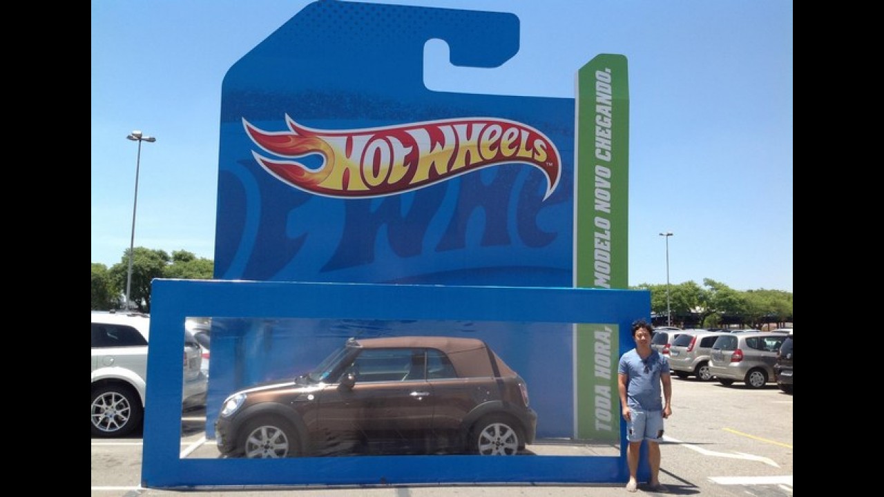 Hot Wheels transforma carro de verdade em brinquedo, em shopping de SP